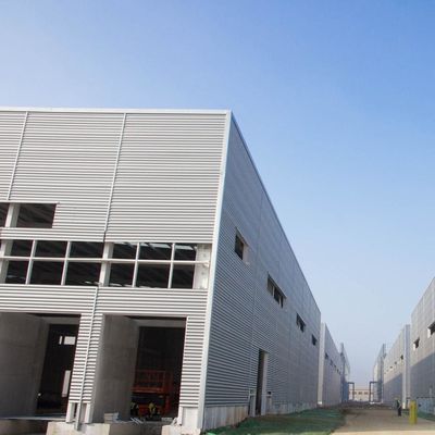 Edificios prefabricados de almacenes de acero con vigas de acero pintadas Certificado CE