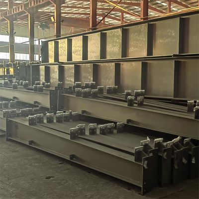 Edificios de talleres prefabricados con puertas correderas