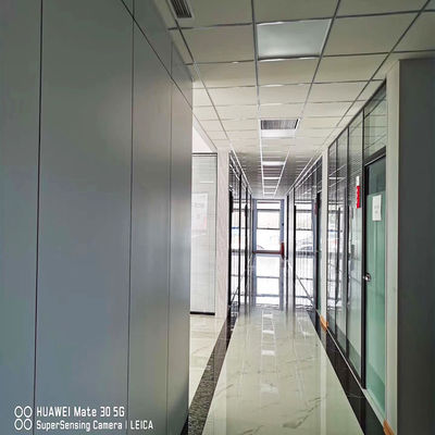Edificios de oficinas con marco de acero ODM Sala de exposiciones prefabricada de usos múltiples