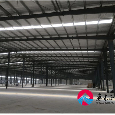 Taller de Estructura de Acero con Conexión de Pernos en C