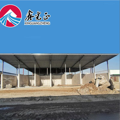 Edificio de almacén prefabricado de Purlin Estructura de acero Tratamiento de superficie pintada