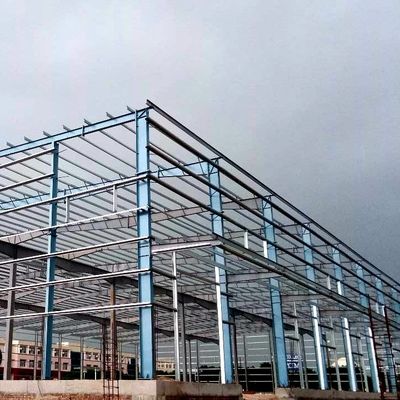 Construcción de talleres con capacidad de elevación por grúa