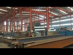 aspecto interior del taller de acero